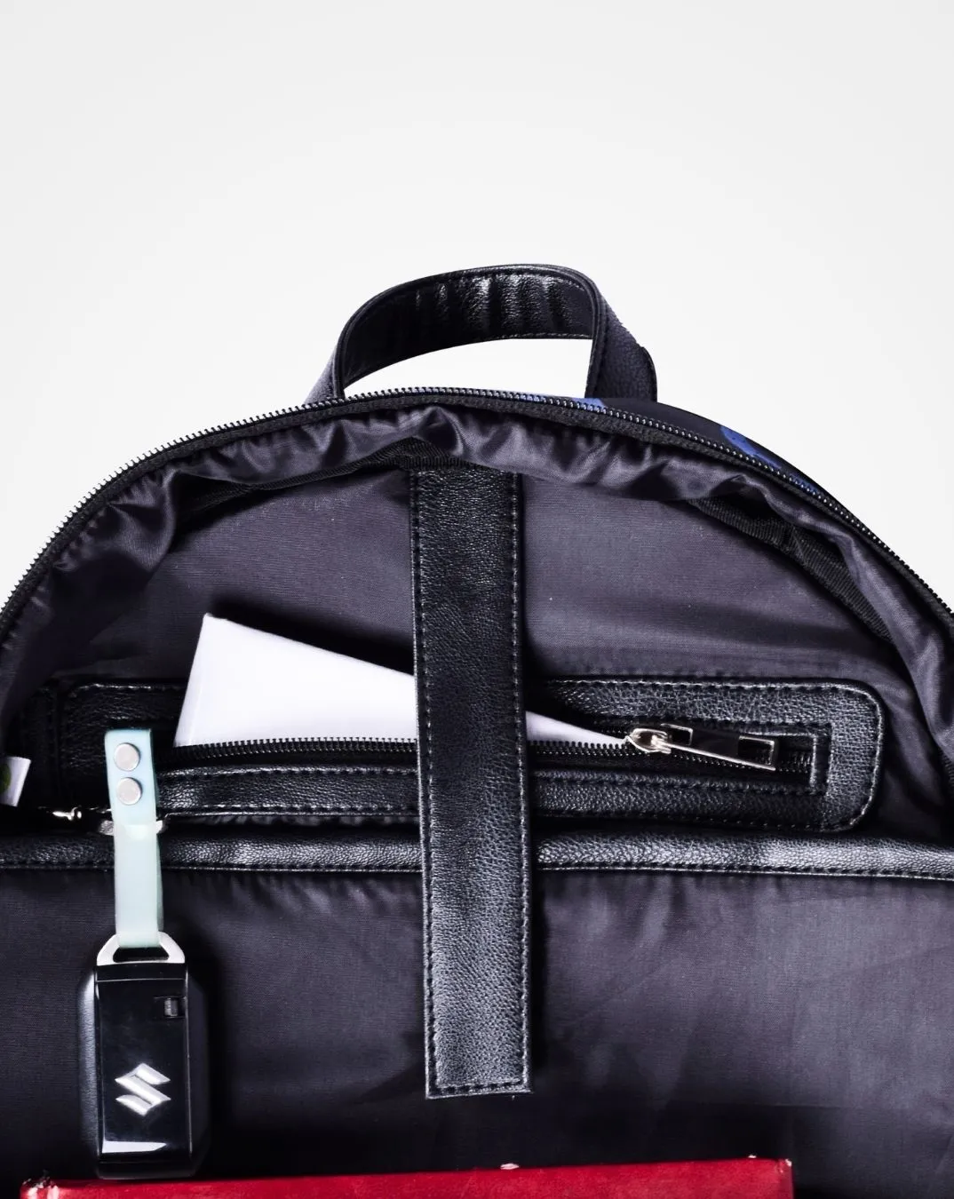 Black Cricket STRUTT AIR - The World's Lightest Backpack