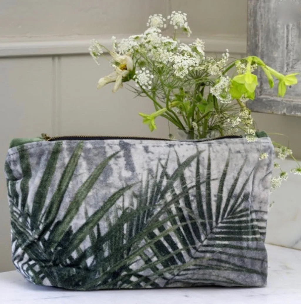 Botanical & Birds Wash Bag