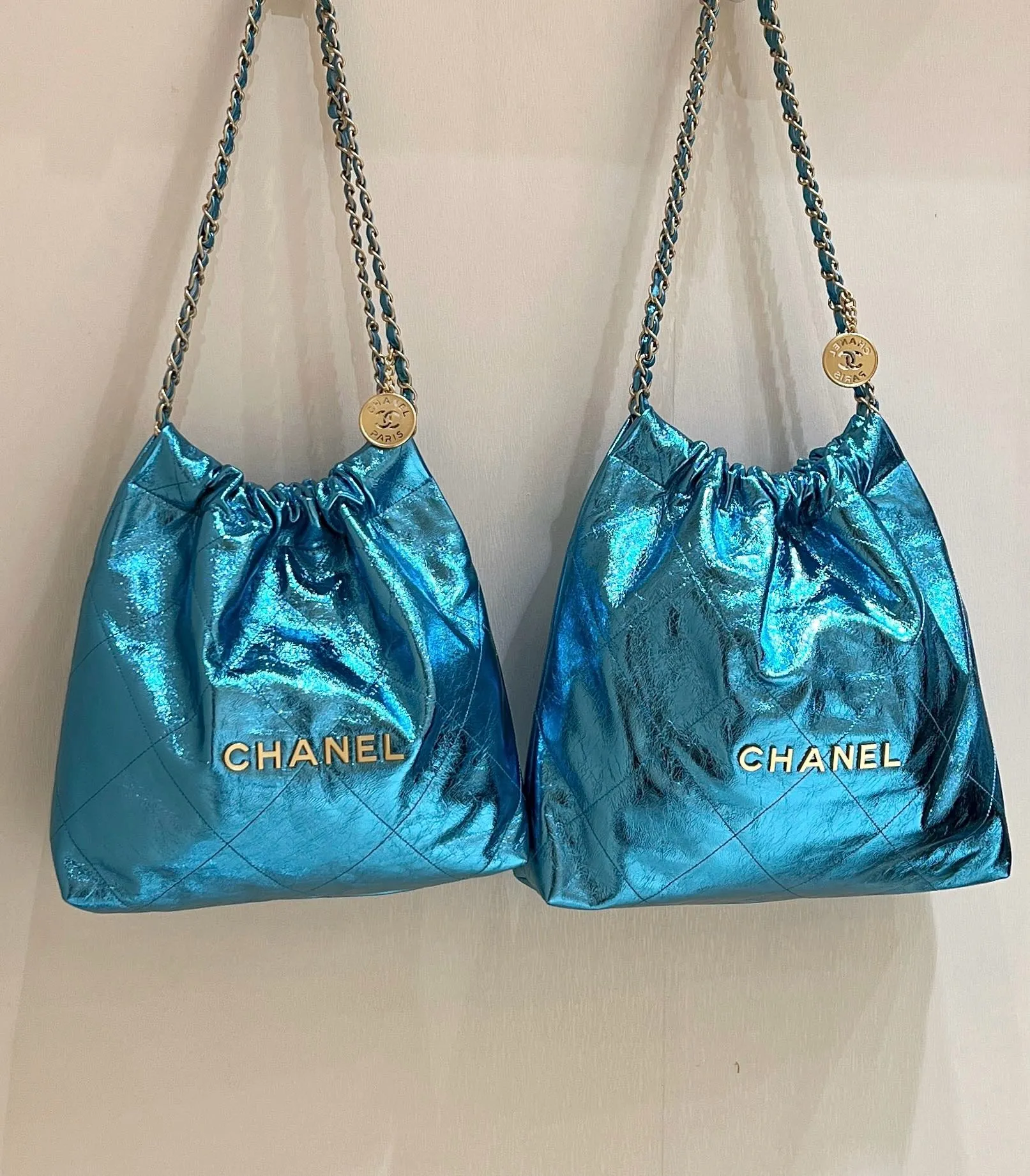 CC1083 CHANEL 22 Bag / HIGHEST QUALITY VERSION / Small/Medium