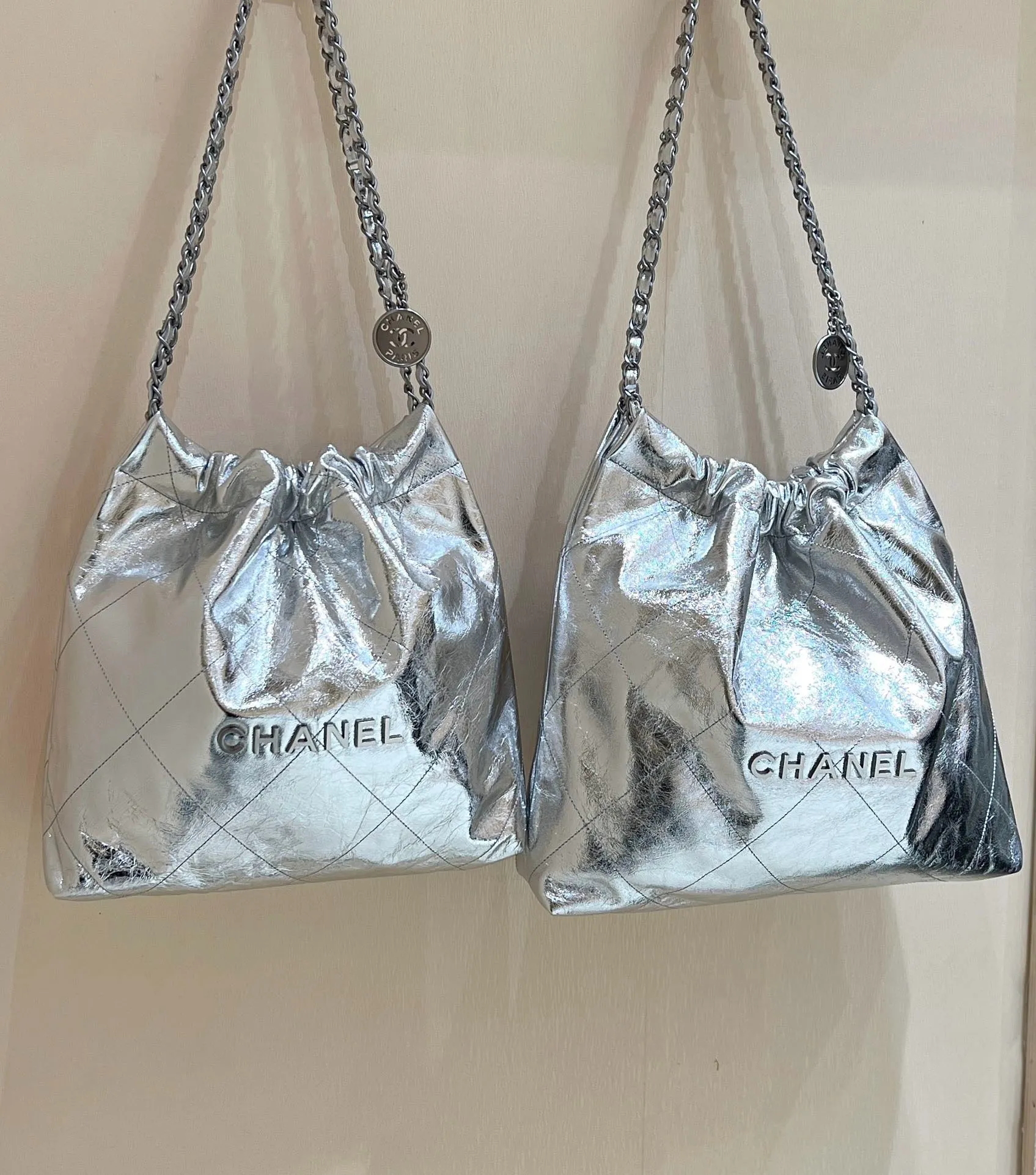 CC1083 CHANEL 22 Bag / HIGHEST QUALITY VERSION / Small/Medium