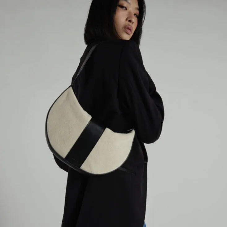 Cookie 28 Canvas Black Shoulder Bag