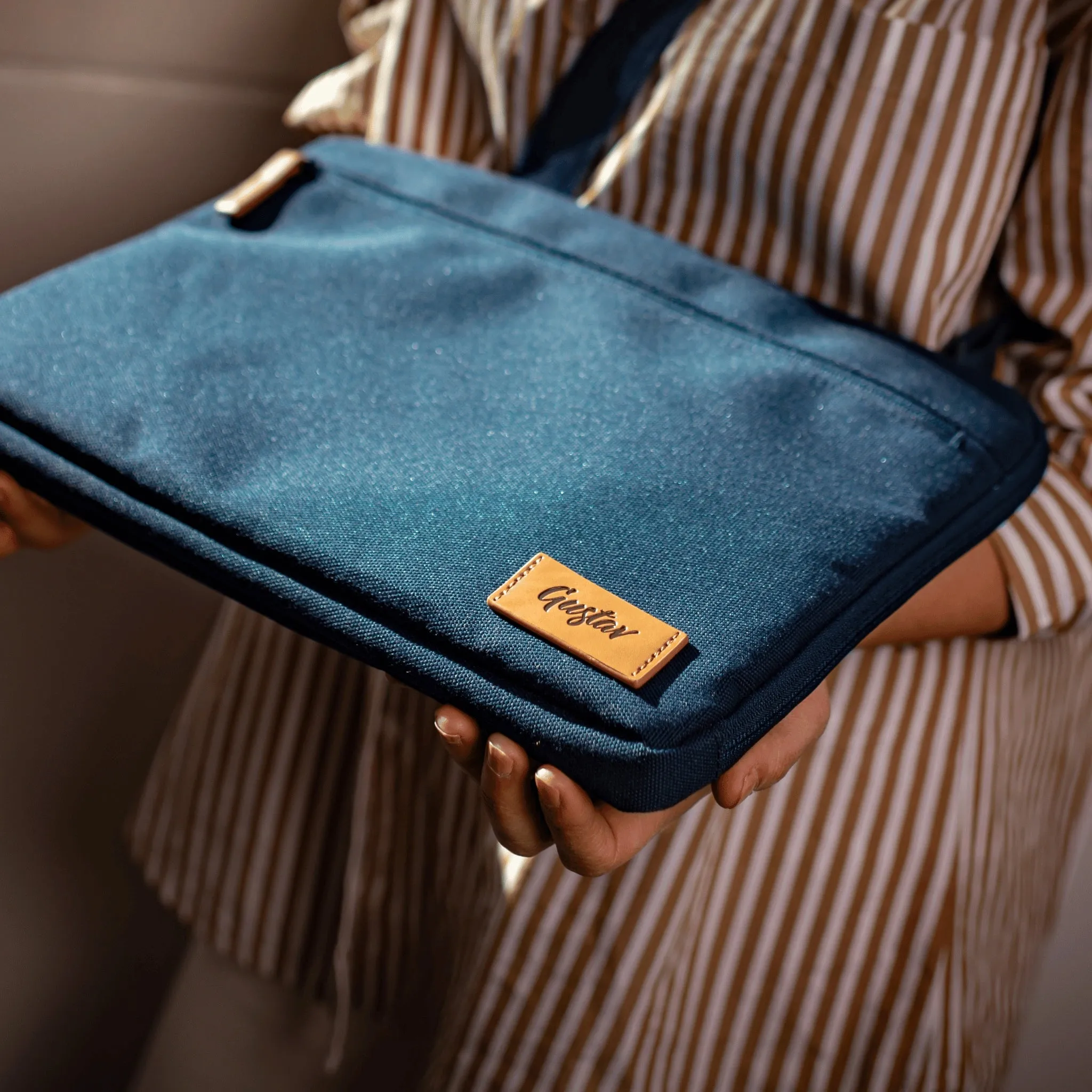 Flow Laptop Sleeve and Bag