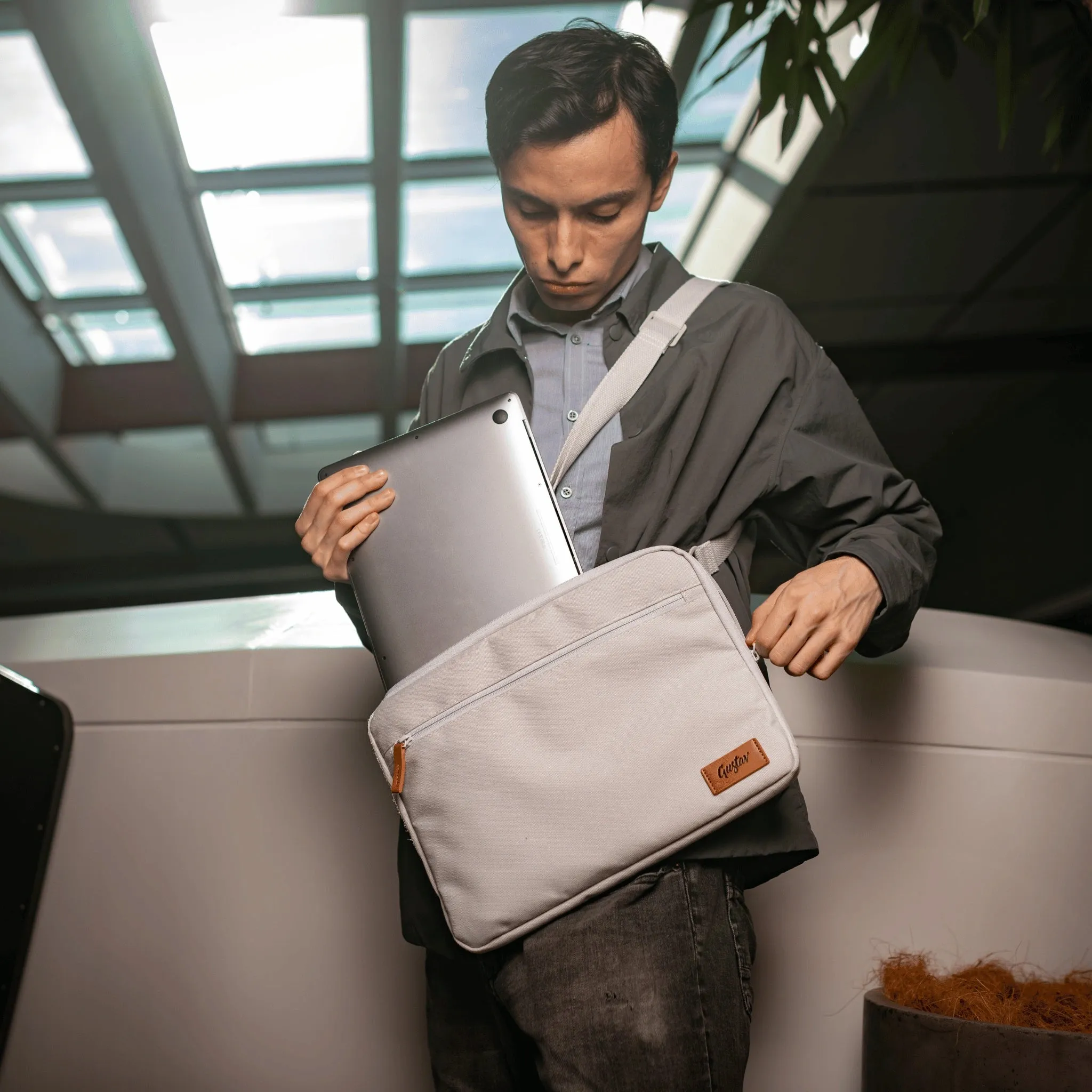 Flow Laptop Sleeve and Bag