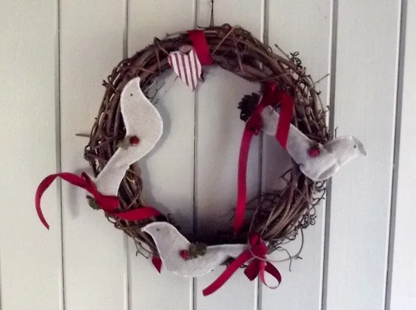 Hand Made Grapevine Linen Doves Vine Heart Wreath