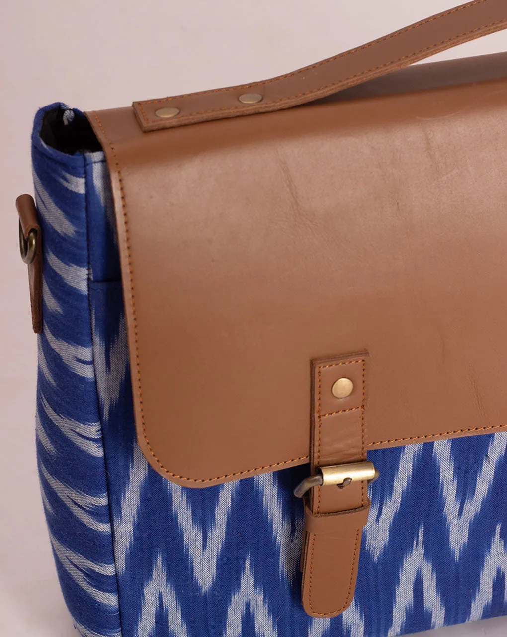 Ikat Laptop Bag