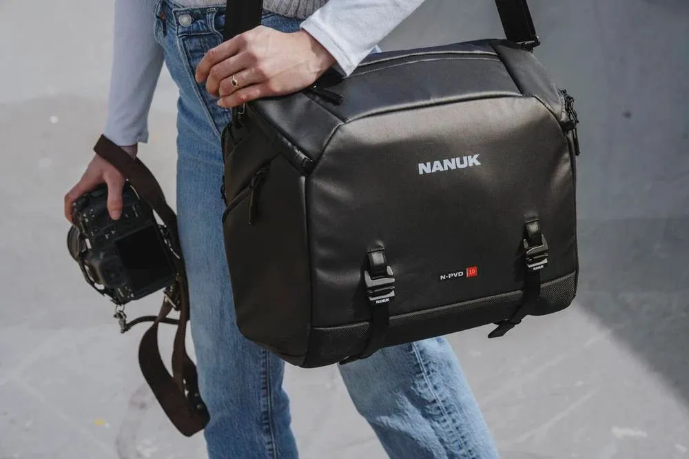 Nanuk N-PVD 15L Messenger Bag (Black)