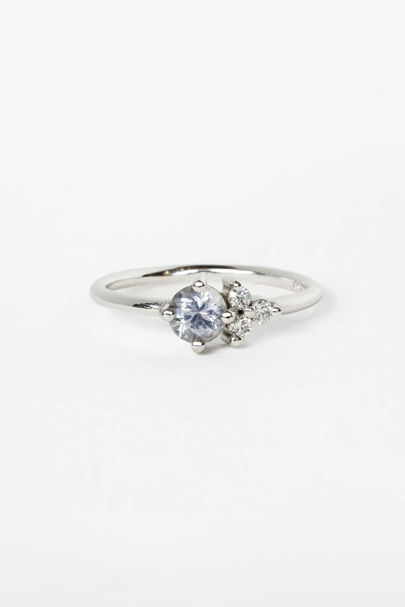 Shooting Star Ring with 0.61ct Montana Sapphire