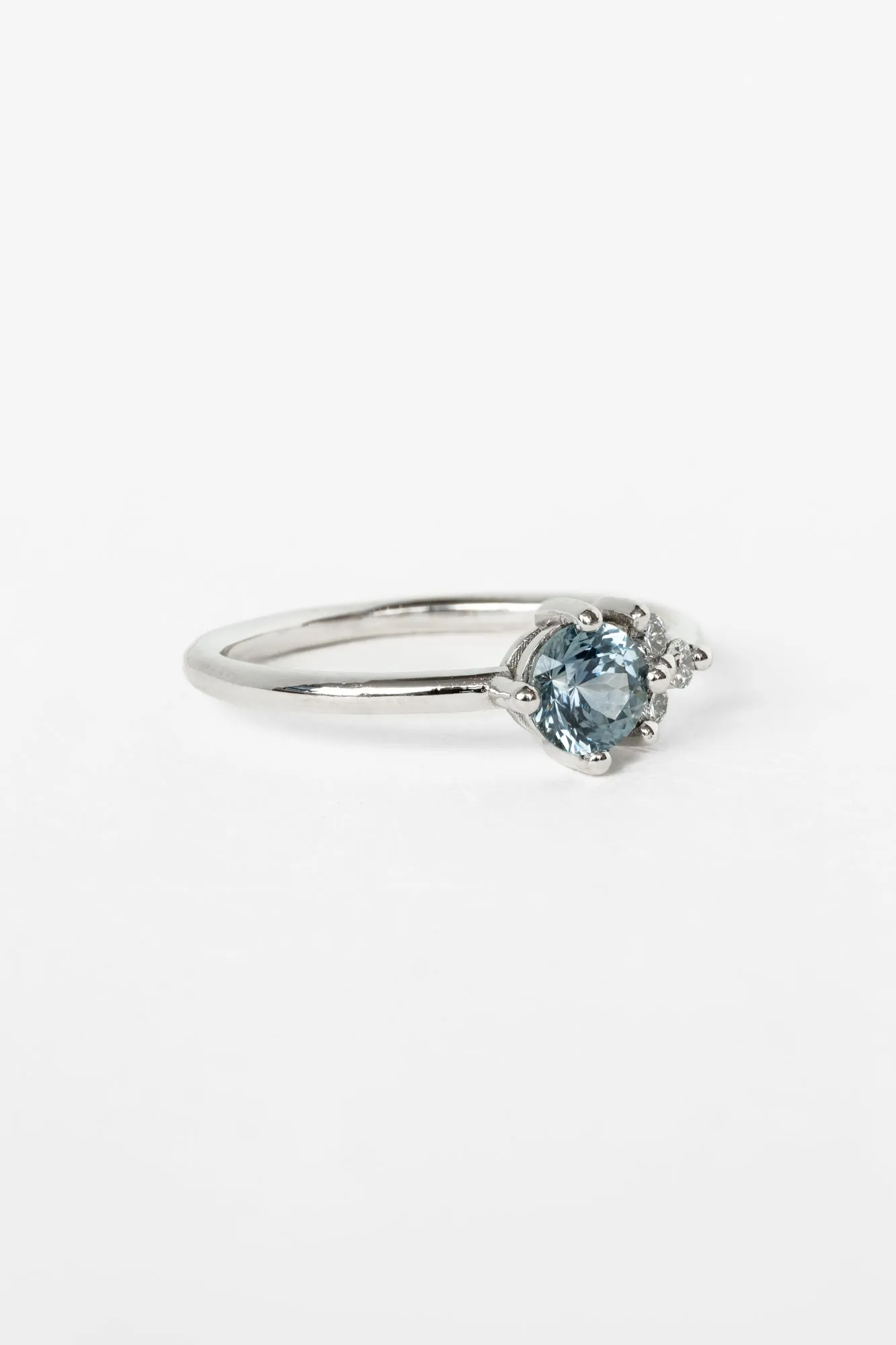 Shooting Star Ring with 0.65ct Montana Sapphire