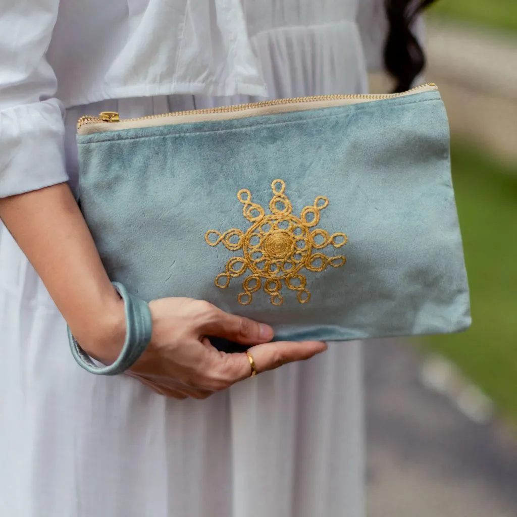 Tahriri Clutch - Blue